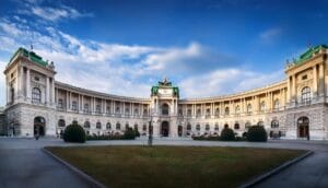 Top 3 Obiective Turistice de Vizitat în Viena 3 Palatul Hofburg