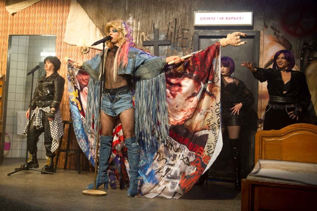 Hedwig and tthe Angry Inch Teatrul Metropolis foto Florin Biolan WEB 1 scaled 1 scaled