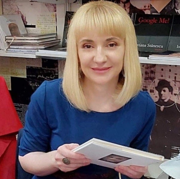LUMEA PARALELĂ A POETULUI 21 My project 37