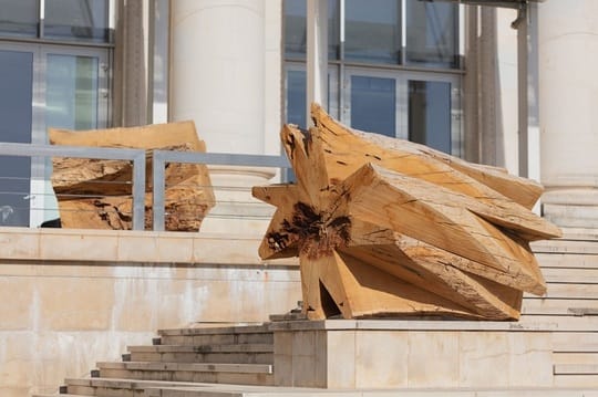 Noul sezon expozițional al MNAC 1 Expoziţia „Răsucirea. Triumful provinciei, amurgul imperiilor” deschide sezonul de vară la Muzeul Naţional de Artă Contemporană | News.ro