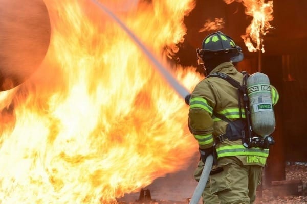 firefighter 1717922 1280 1360x650 1