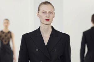 Cele mai noi tendințe în machiaj pentru toamna 2024 1 Michael Kors