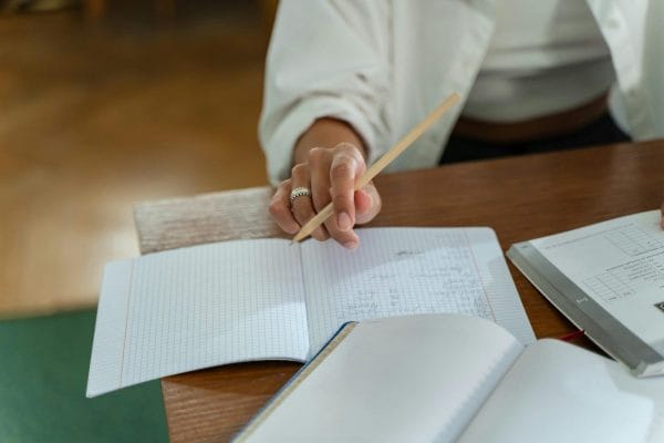 Aproape un sfert din elevii care au început clasa a XII-a în septembrie nu s-au înscris la Bacalaureat 2025 7 pexels photo 9490221 9490221 e1749482330226