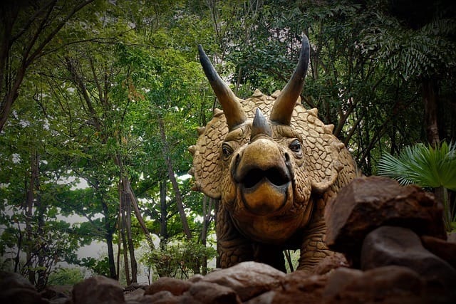 Ar putea reveni dinozaurii pe Pământ? 5 statue 4512368 640