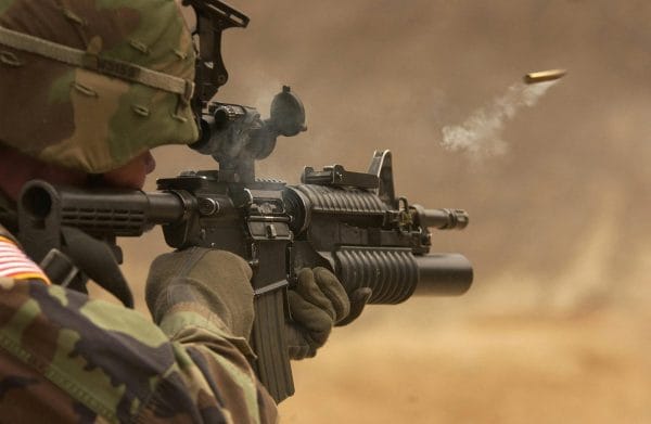 Teheranul, mesaj dur pentru Trump: 'Poate aţi început acest război, dar noi vom fi cei care îl vom termina' 8 submachine gun rifle automatic weapon weapon 78783 78783 e1750663841117