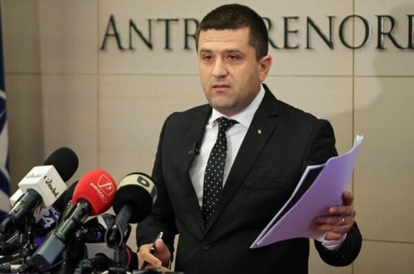 Peste 600 de profesioniști au aplicat în ultimele 24 de ore pentru conducerea companiilor de stat. Ministrul Radu Miruță este surprins 4 536755531 1083063440667868 5232903935892729311 n e1755875715436
