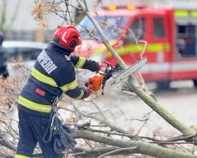 BREAKING NEWS! Două persoane rănite și una în stare critică după furtunile violente din Argeș și București 3 538604690 1192662339571769 4906830855465495509 n