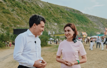 Nicușor Dan, alături de Maia Sandu la „Festivalul Lupilor” din Orheiul Vechi, Republica Moldova 10 Screenshot 2025 08 12 090934 e1754979074194