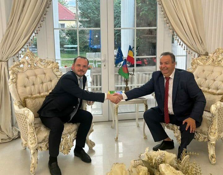 Ministrul Sănătății l-a vizitat pe Regele romilor la palatul din Sibiu 7 alexandru rogobete regele cioaba e1755973332441