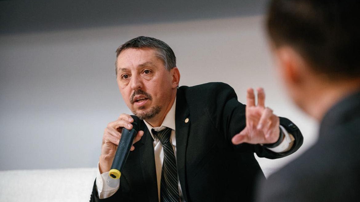 Daniel David a transmis un mesaj cu prilejul deschiderii anului școlar 2025 - 2026 : „Școala este în primul rând a copiilor!" 7 491830419 1089744019856969 1908156882681559760 n