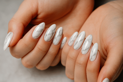 Cele mai apreciate modele de unghii. Pe care îl preferi? 1 ChatGPT Image Oct 21 2025 03 50 14 PM