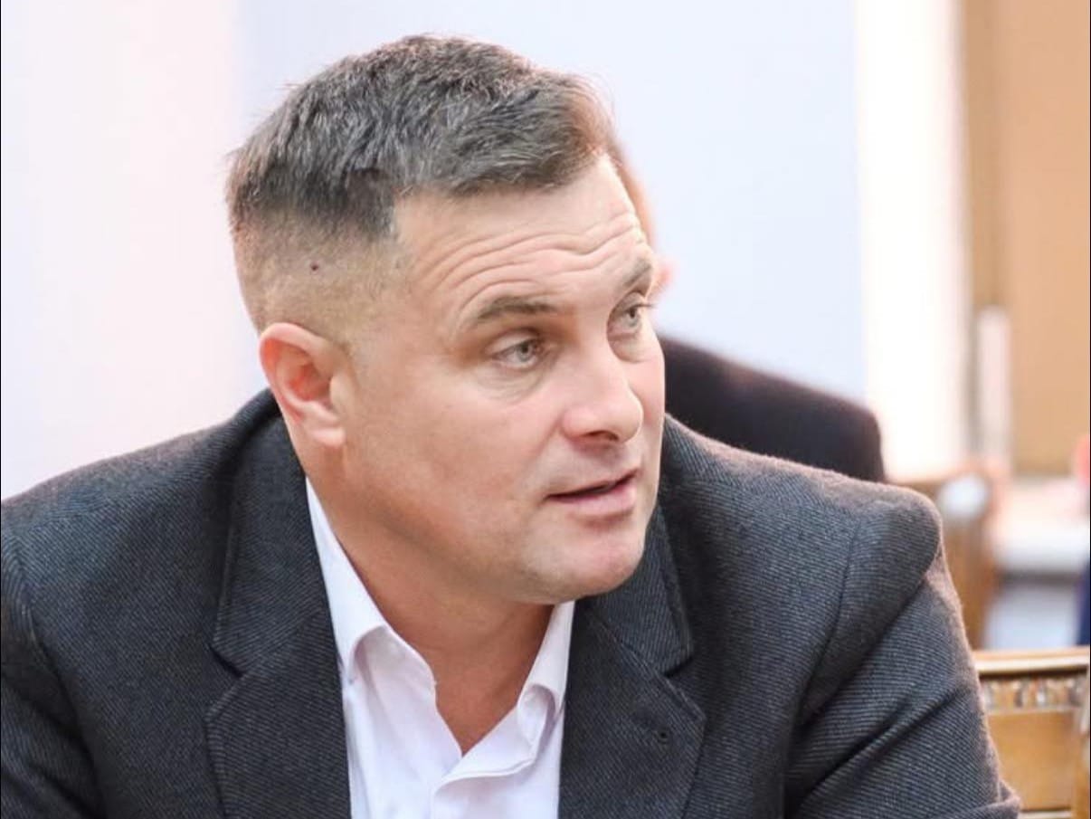 Vladimir Petruț, primarul orașului Cavnic, mesaj dur premierului Ilie Bolojan: „Consultați-vă cu oamenii și aleșii locali” 7 Primarul din Cavnic, Vladimir Petruț, critică măsurile premierului Ilie Bolojan