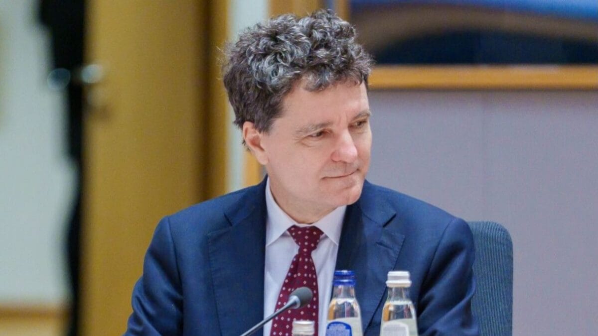 Nicușor Dan participă la reuniunea extraordinară a Consiliului European