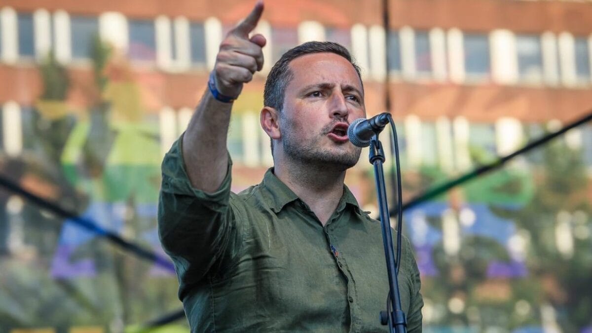 Nicolae Ștefănuță critică simbolistica gestului lui George Simion