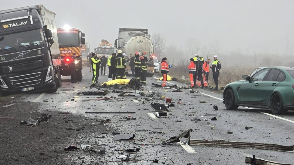 Microbuz implicat într-un accident rutier grav pe un drum din județul Timiș