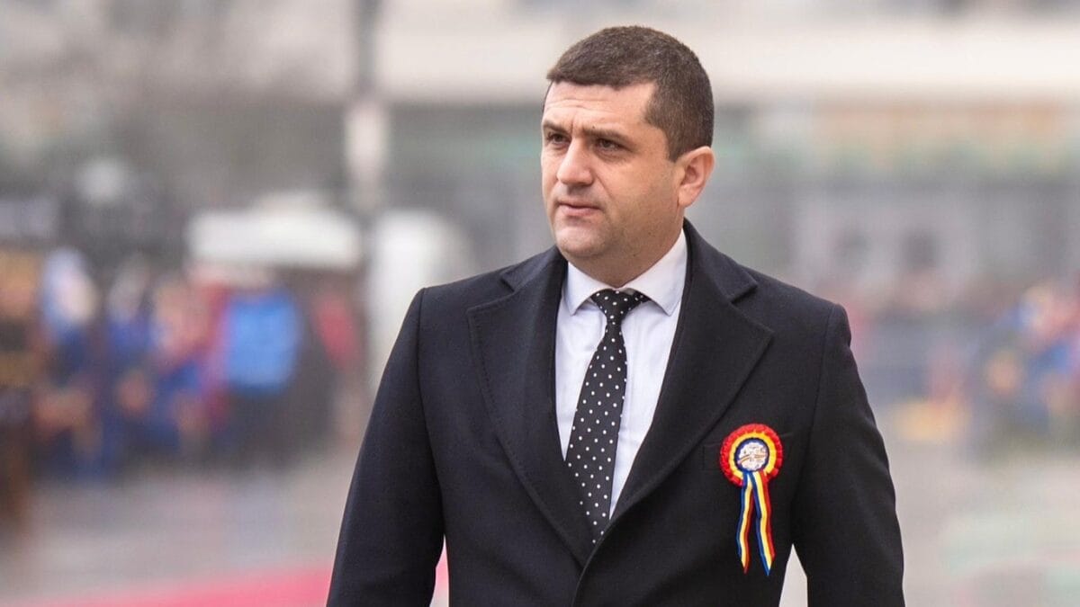 Facebook / Radu Miruță