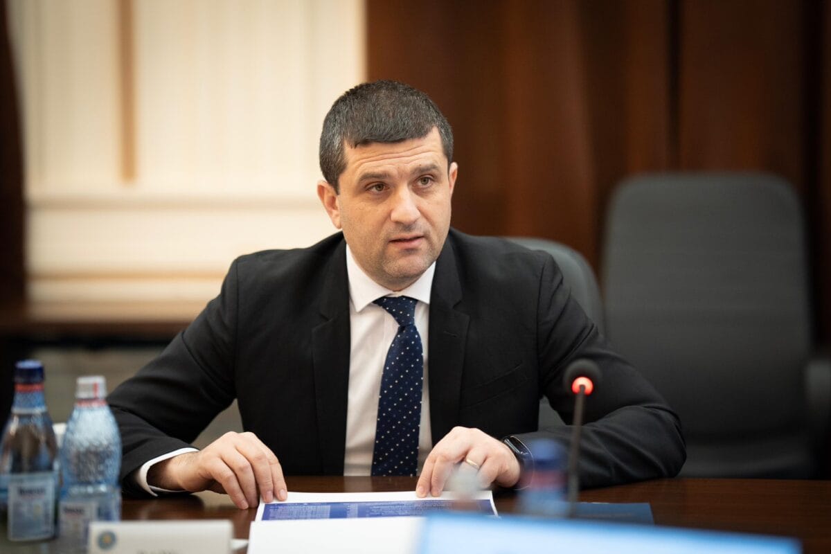 Ministrul Apărării, Radu Miruță