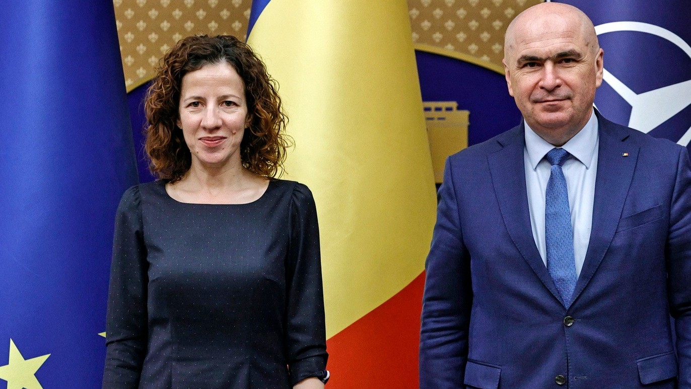 Întrevedere formală între premierul Ilie Bolojan și comisarul european Roxana Mînzatu la București.