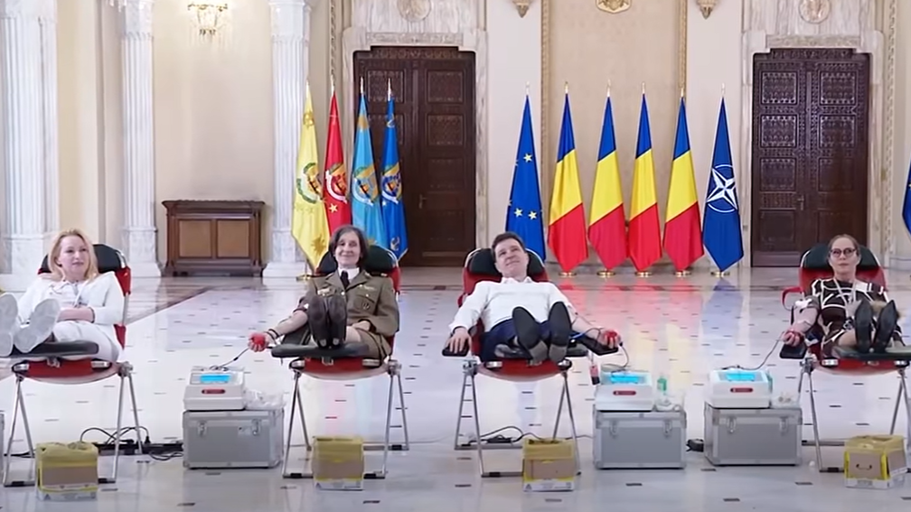 Nicușor Dan la o acțiune de donare de sânge la Palatul Cotroceni