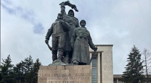 Ziua Independenței Naționale și semnificația triplei sărbători de la 10 mai: Ceremonii militare la Monumentul Eroilor Patriei 1 aorr