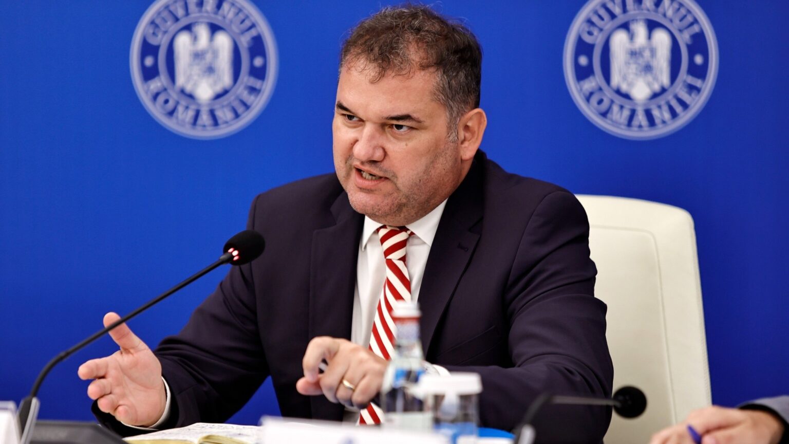 NOUA LEGE A SALARIZĂRII. Sporuri mai mari pentru gărzi și program-pilot pe criterii de performanță în Sănătate 1 524954531 1190613656438292 8744750548969145200 n 1536x864 1